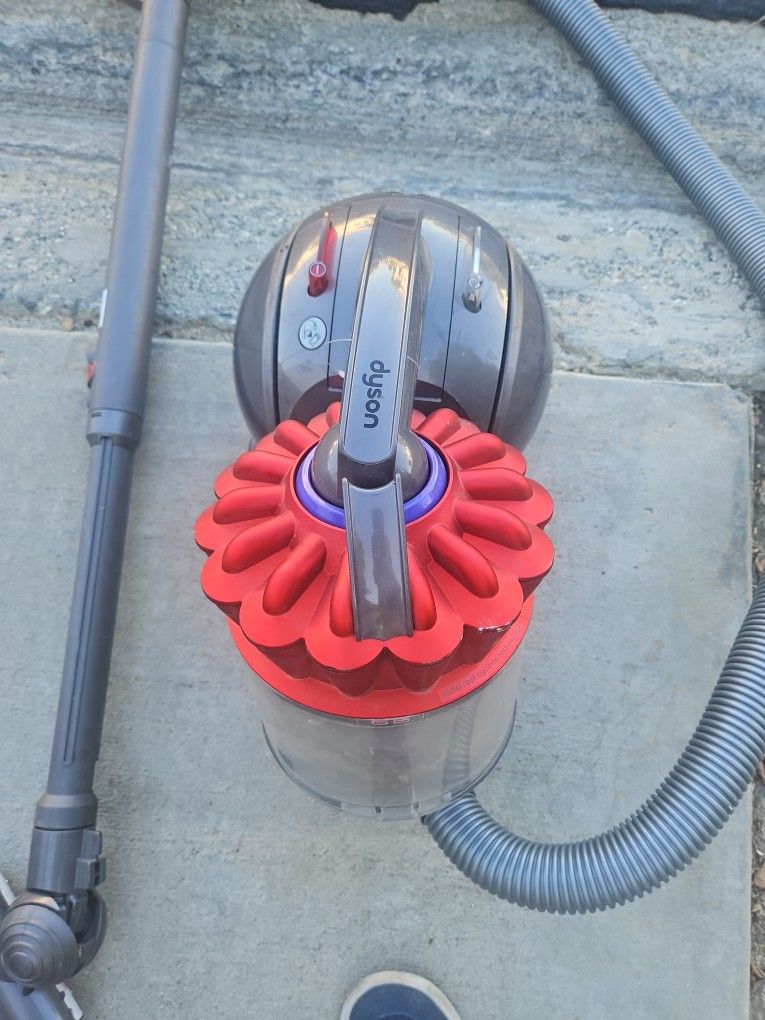 Dyson Vacuum