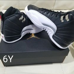 Jordan 12 Retro | Playoffs | Size 6Y