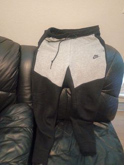 Nike Tech Fleece Jogger Pants