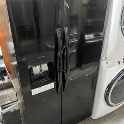 FRIGIDAIRE SIDE BY SIDE REFRIGERATOR