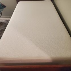 Twin bed mattress headboard footboard 
