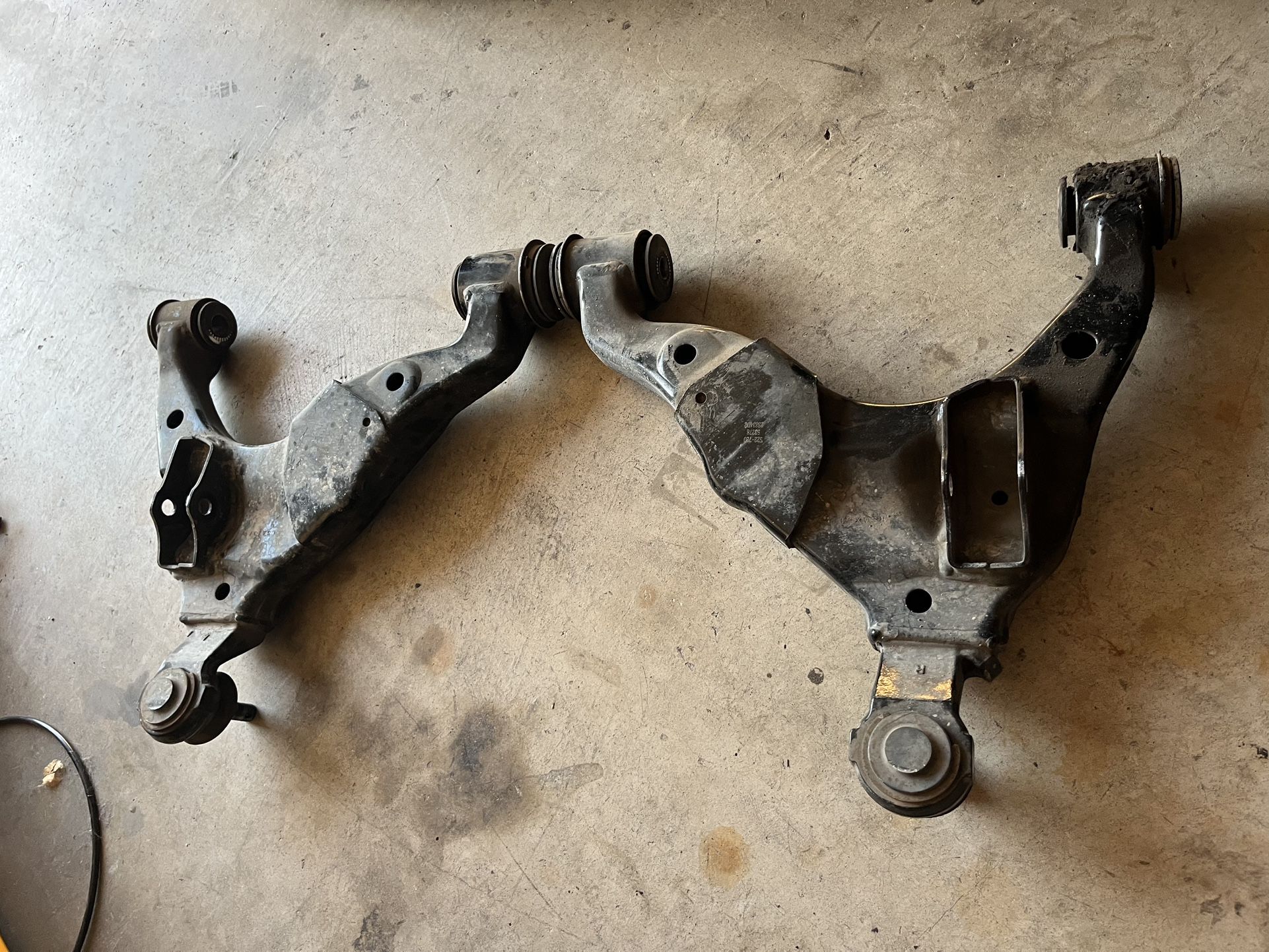 Toyota Tacoma Lower Control Arms 05/23