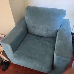 1 Seat Sofa. Pet Free, Smoke Free. 