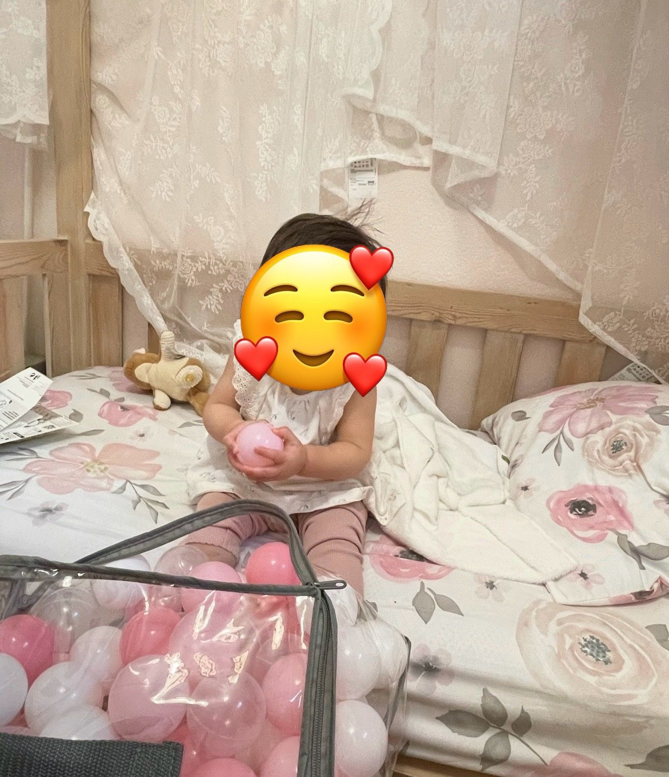 Crib/Toddler mattress & bedding