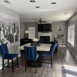 American Signature Marble Table And Chairs 