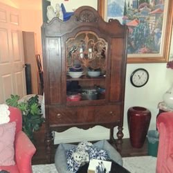 Early 1900 Antique China Cabinet