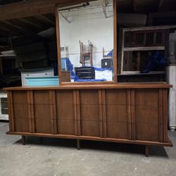 Mid Century Modern MCM 9 Drawer Dresser with Mirror