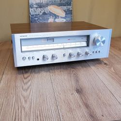 Hitachi SR-303 Vintage Silver-Face Stereo Receiver 