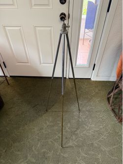 Vintage Mid-20th-Century Travel Tri-pod