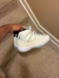 Air Jordan 11 Retro Legend Blue Sneakers