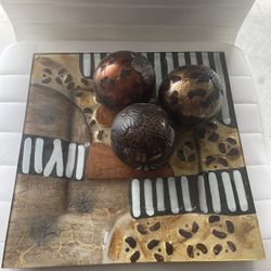 Decorative Plate with Orbs (14”)