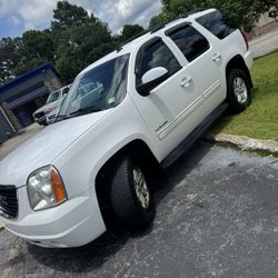 ***2013 GMC Yukon****