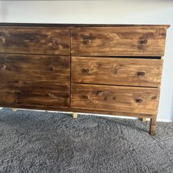 - Dresser - 