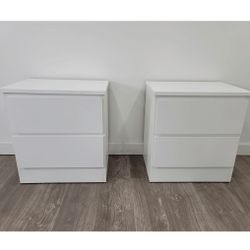 TWO NIGHTSTANDS - DOS MESITAS DE NOCHE 
