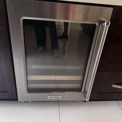 KitchenAid 5.2-cu ft Built-In Mini Fridge ( Stainless Steel ) Wine Cooler 