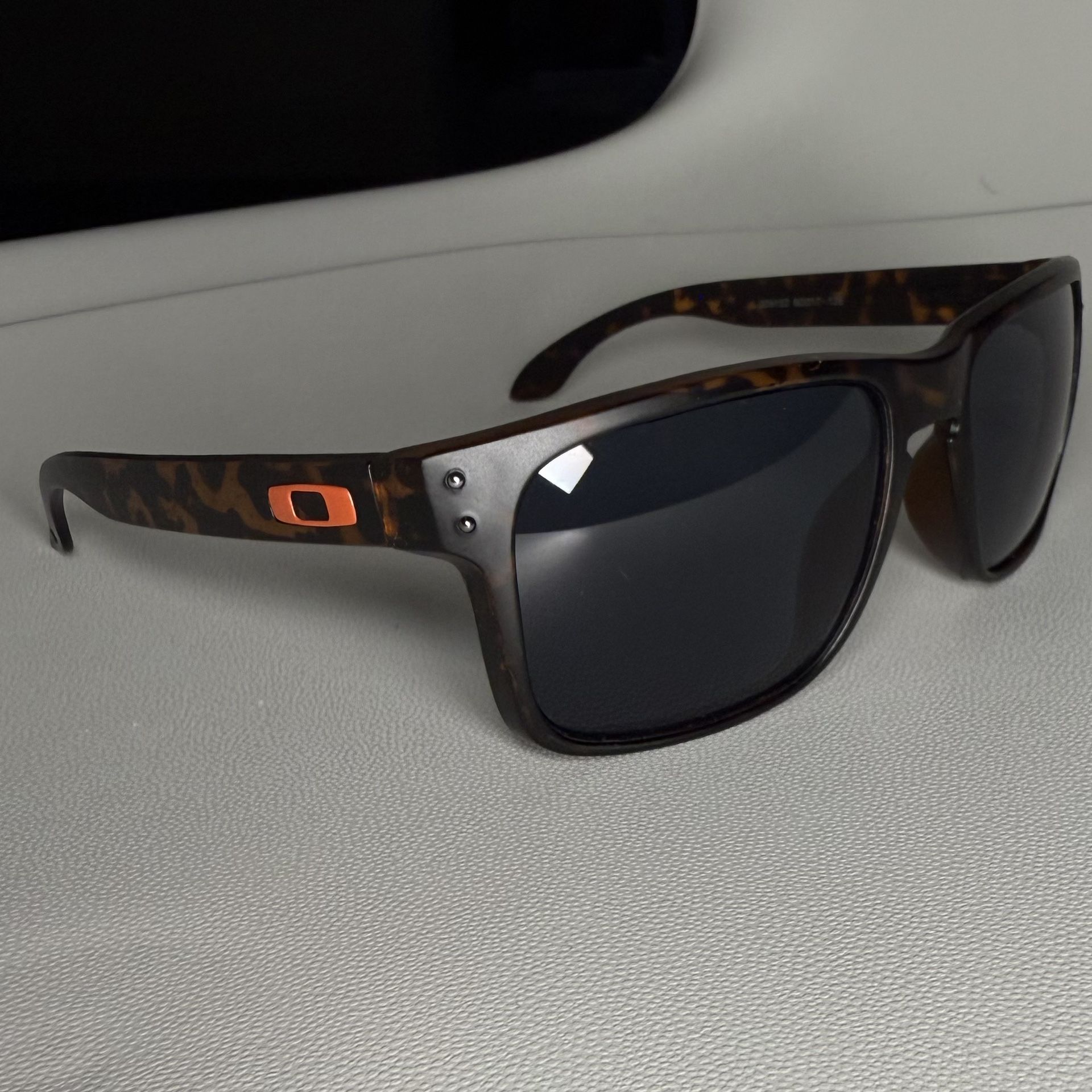 Sunglasses NEW $20 Women Men