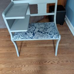  Table/Chair-Desk