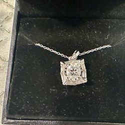 Exquisite 2 Ct - VS1 Clarity Round And Emeral Diamond Pendant 