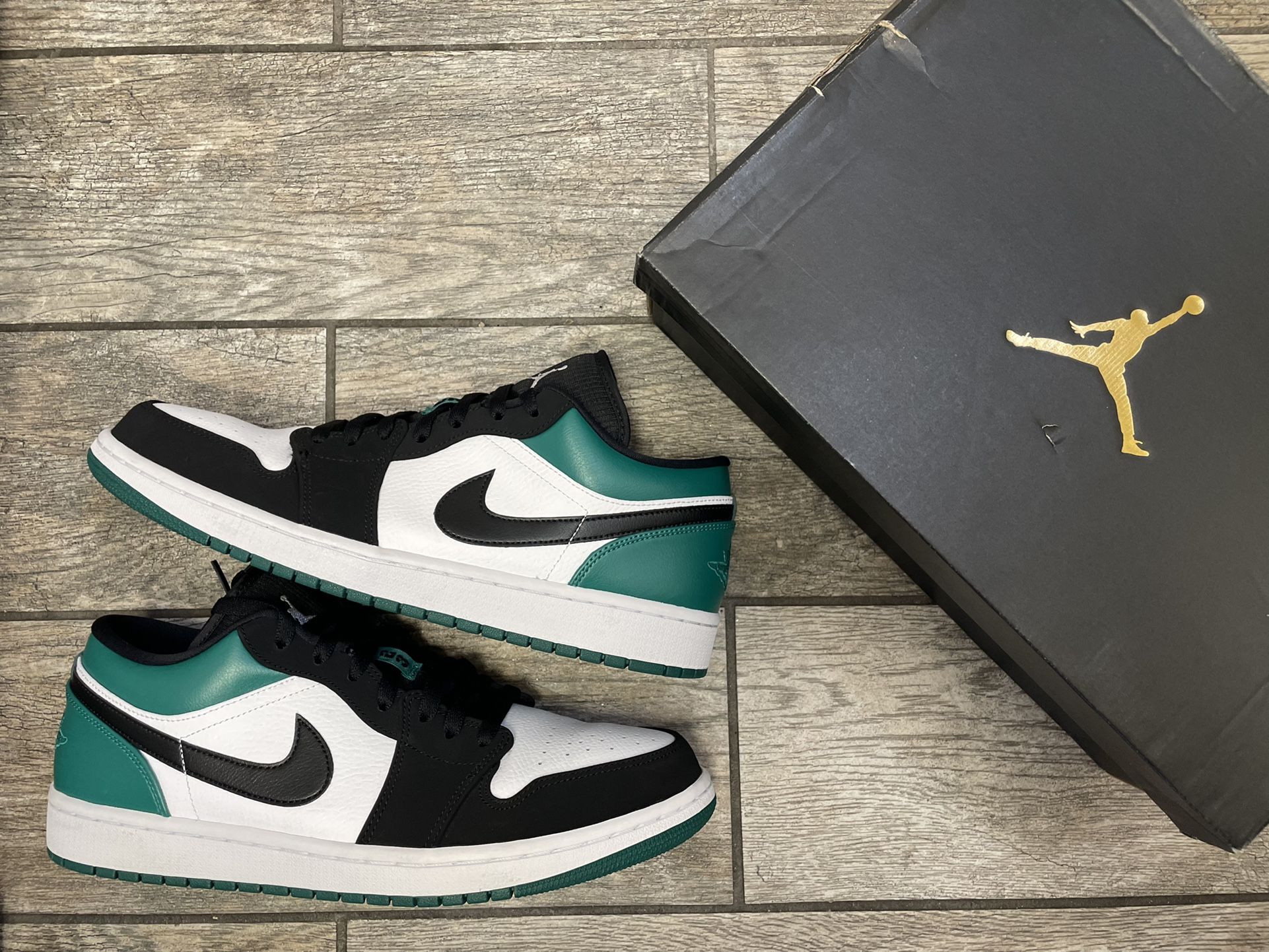 Nike Air Jordan 1 Low “Mystic Green”