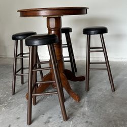 Cozy Pub Table with 4 Bar Stools – Sturdy & Comfortable