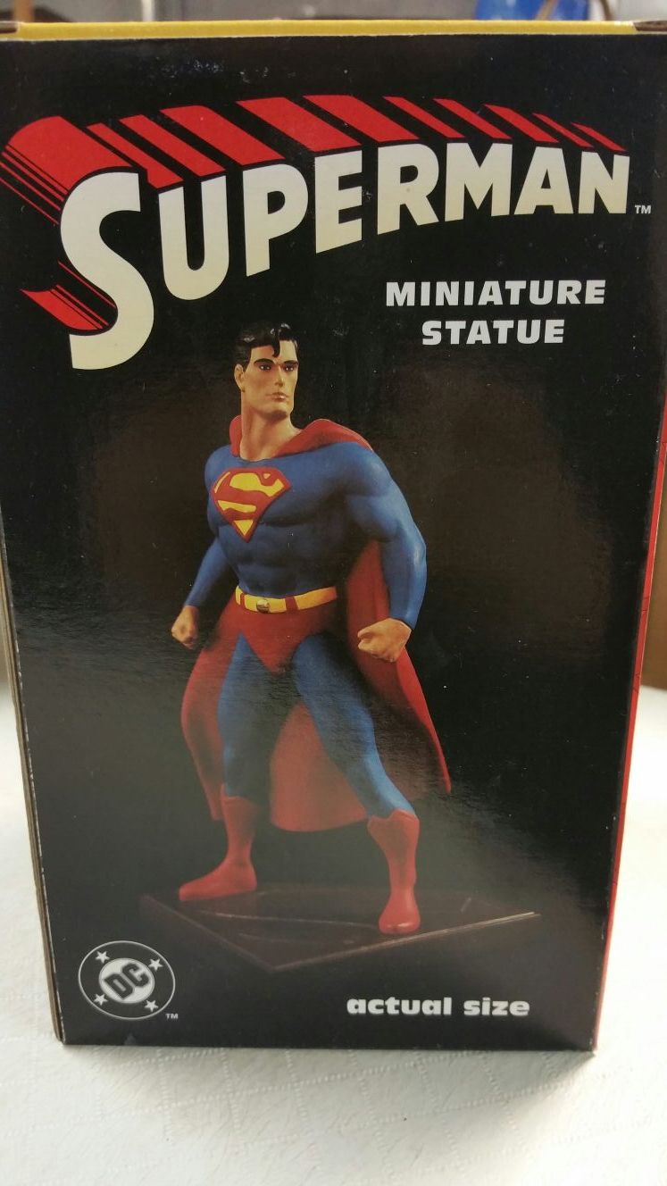 Superman miniature statue Bowen DC Comics