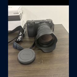 Sony A6400 Camera With Book Bag And Tripod 