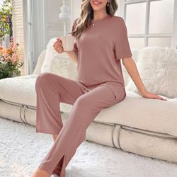 New Stylish Ribbed Two-Piece pajama Set size L