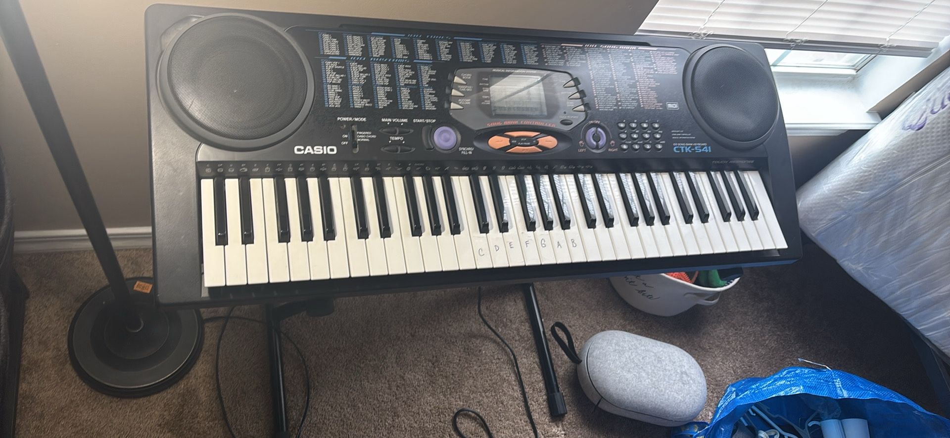 Casio Electric CTK-541 Piano Keyboard + Stand