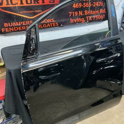 KIA SEDONA 2015-2021 LH FRONT DOOR with GLASS OEM