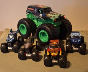 Monster Jam Trucks Fire & Ice Series 1:64 & Grave Digger 1:24 $40.00 For All- Like New! 