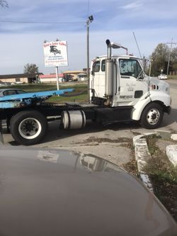 1999 Ford Louisville tractor and trailer super nice set 3 car huller Trailer trk runs really good both are Road ready 6000 4 trk 5000 4 Trailer new T