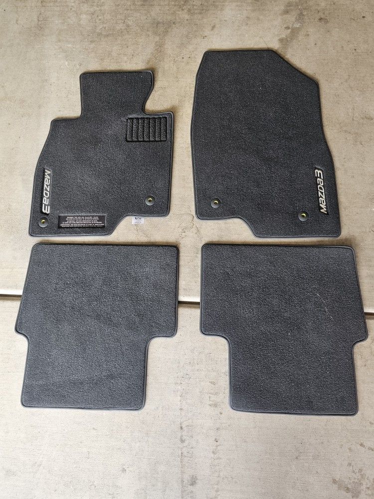 2014 Mazda 3 Floor Mats Used Once