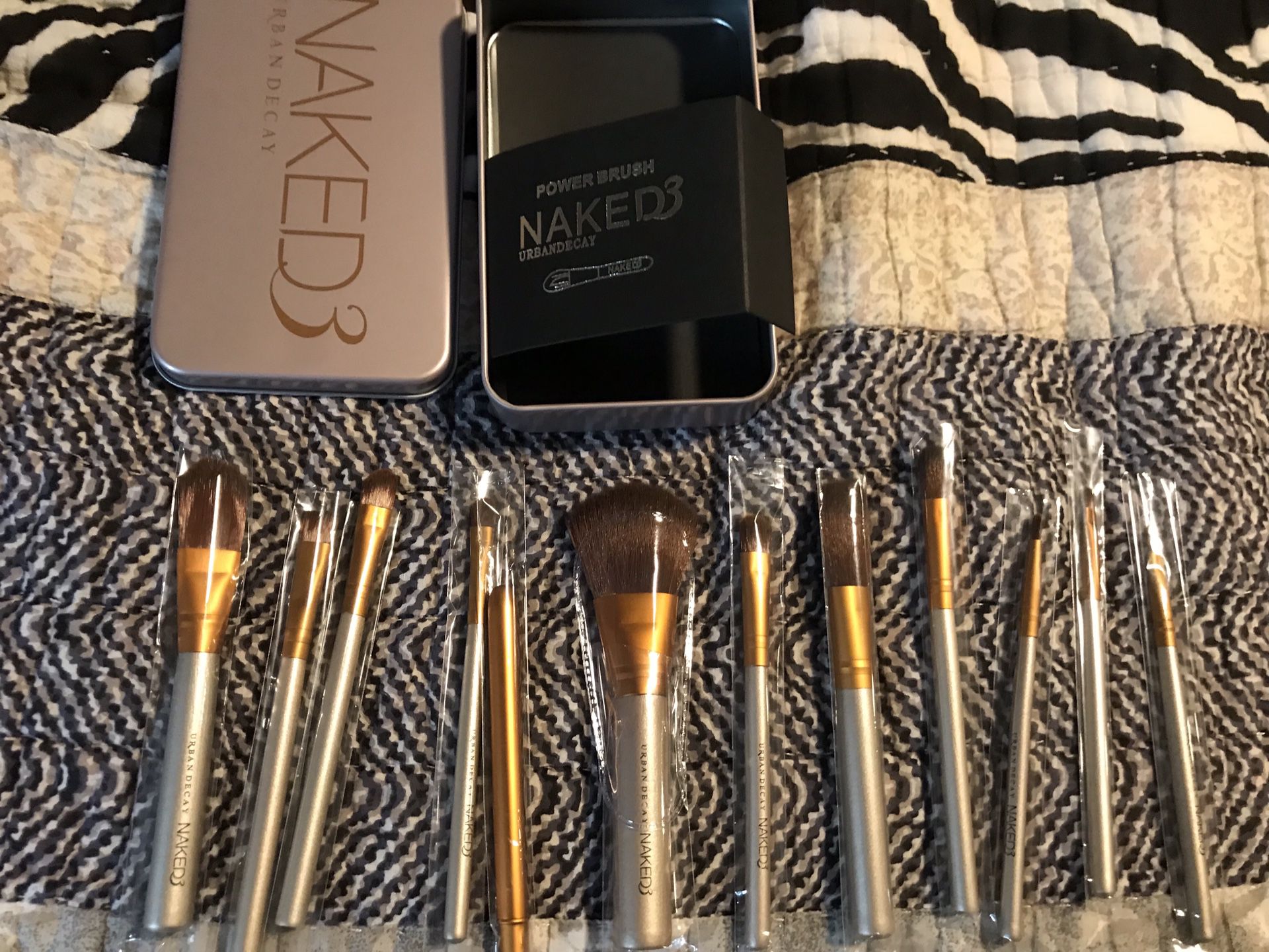 Makeup Brush Set - 12 pieces with container to hold them - $15 Firm