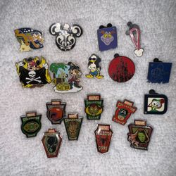 18 Disney World Pins & Marvel Pins 