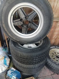 Set de rines clasics 15s llantas no muy buenas rines buenas condiciones 5 hoyos $130 obo