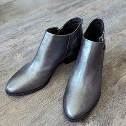 $15 Taryn Rose boots Size: 8/8.5