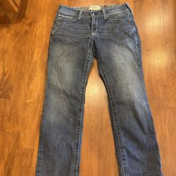 Woman’s Ariat Jeans Shipping Available 