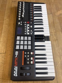 Akai MPK 49