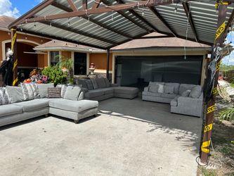 Beautiful grey sectional in great condition asking $550 each located Mercedes delivered extra