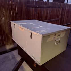 Vintage Military collapsible metal box