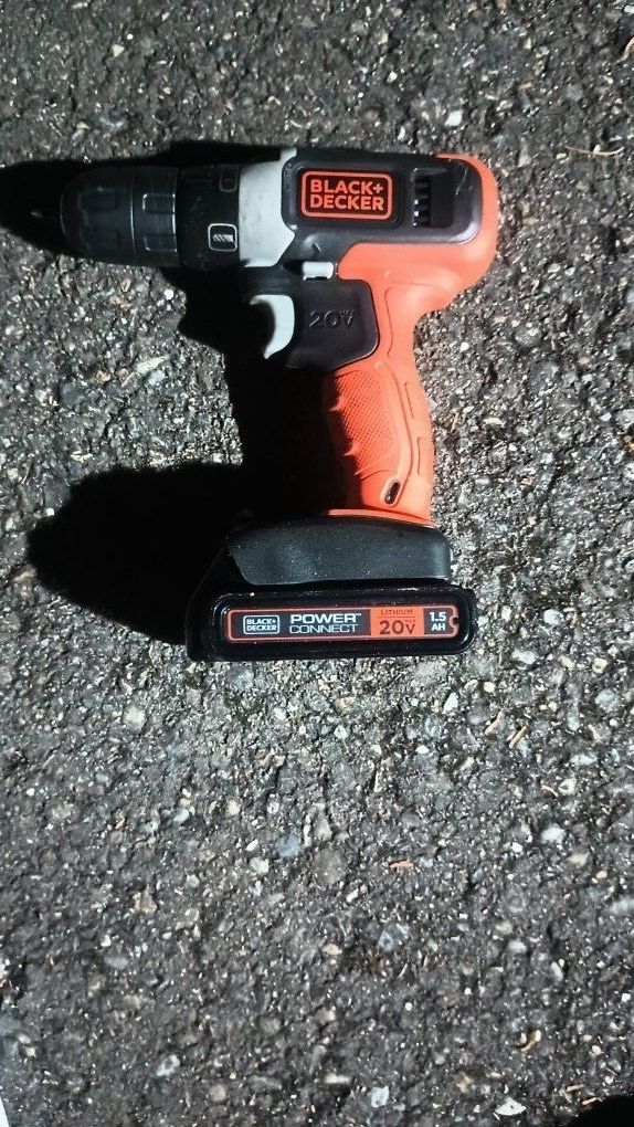 Black And Decker Drill 20v With Battery