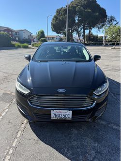 2016 Ford Fusion SE - Black - Clean Title