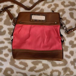 New CHAPS CROSSBODY BAG