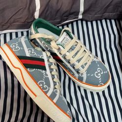 Couple brand new casual shoes