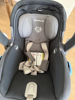 UppaBaby vista car seat With Base