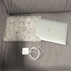 Apple Macbook Air 13.3 Silver 8GB Ram 256GB Storage