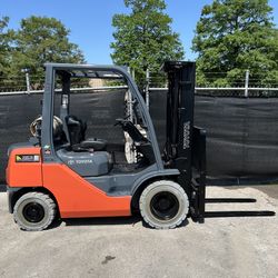 2019 Toyota 8FGU25 3-Stage Dual Fuel LPG/Gas 5,000lb Pneumatic Forklift Propane