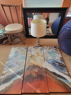 Decor. Wall canvas set. Touch on Lamp. Mirror