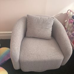 Swivel Barrel Chair 