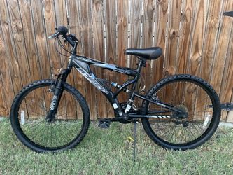 24” HIPER BICYCLE HAVOC MOUNTAIN BIKE LIKE NEW CONDITION